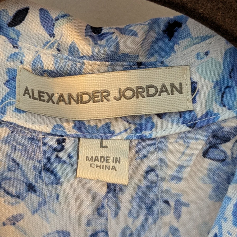 Floral Blue and White Button-Up Blouse - Picture 3 of 7